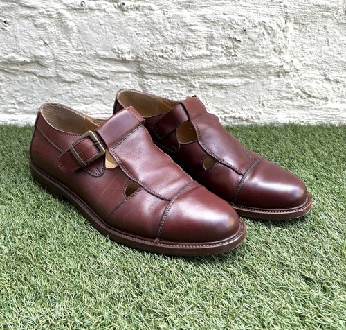 Tricker brown leather closed