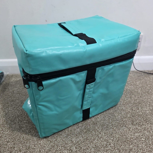 Deliveroo insulated food - food, pan