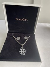 Pandora Moments Snowflake