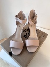 Ladies Clark’s Size 4 Lovely