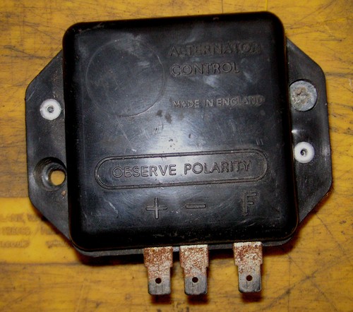 Daimler 250 alternator - 250, v8