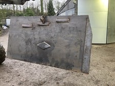 West spreader slurry door
