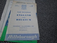 ENGLAND V BELGIUM 1957 YOUTH INTERNATIONAL @ HILLSBOROUGH INC BOBBY MOORE