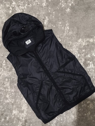 Company goggle gilet age - company,