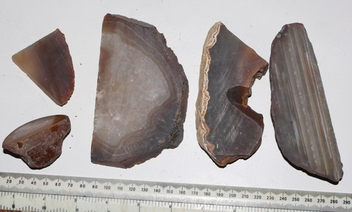 Rough rock mineral 865 grammes - mineral,