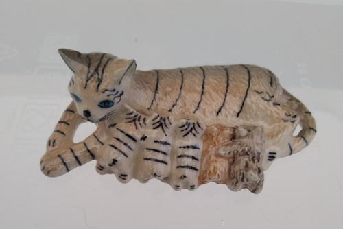 Klima porcelain cat with