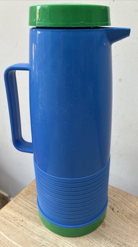Vintage retro thermos - retro,