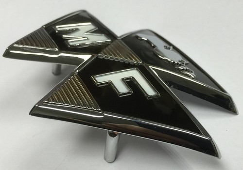 Badge front triangle - -,