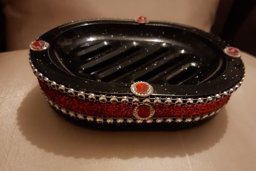 Black plastic soap dish - plastic,