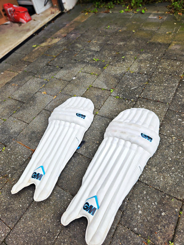 Neon youth cricket - neon,
