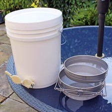 20 Litre Honey Settling Tank Double Stainless Steel Strainer Valve Beekeepers