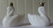 Vintage avon royal swan - royal, opaque