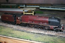 Wrenn OO Gauge  Locomotive KING GEORGE V1 Repaint & scale wheels added detail
