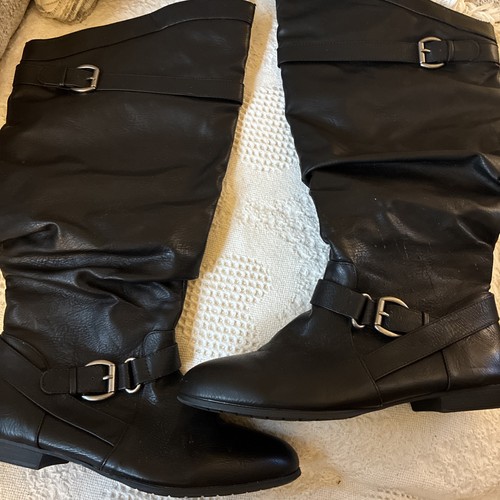 Woman boots size by - 9w,
