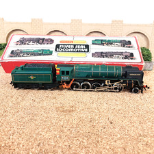 HORNBY RAILWAYS  OO GAUGE  R861  CLASS 9F  ' EVENING STAR '  92220  BR GREEN