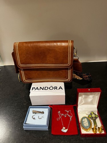 Job lot vintage jewellery - job,