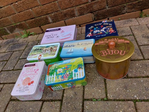 Metal biscuits tins joblot - biscuits,