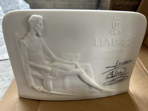 Lladro collectors society - collectors,