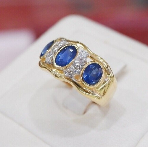 Natural blue sapphire - blue, diamond