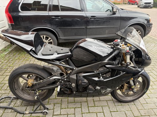 Triumph daytona 675 track bike - triumph,