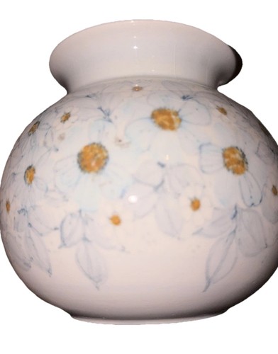 Pretty white yellow - white, flower