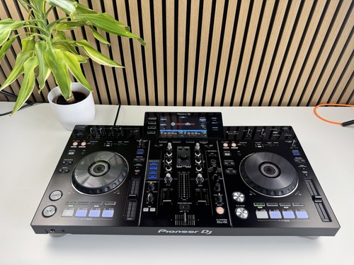 Pioneer xdj all - in, one