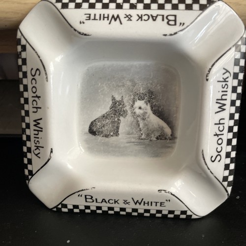 Black white scotch whisky - &,