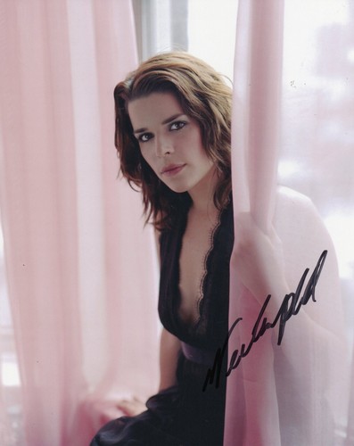 Neve campbell signed - campbell,