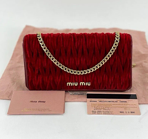 Miu red matelasse - matelasse, velvet
