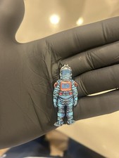 Astronaut Walking 1.25 inch