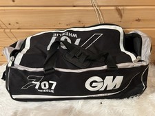 Gunn & Moore Cricket 707 Black Wheelie Bag Size 90 x 32 x 32cm.