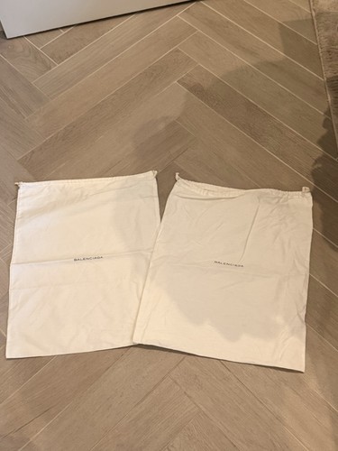 Large balenciaga shoe dust - large,