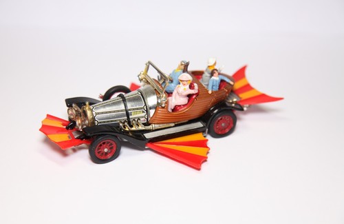 Corgi 266 chitty - corgi, bang