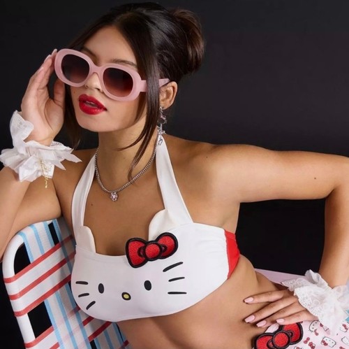 Hot topic hello kitty - topic,