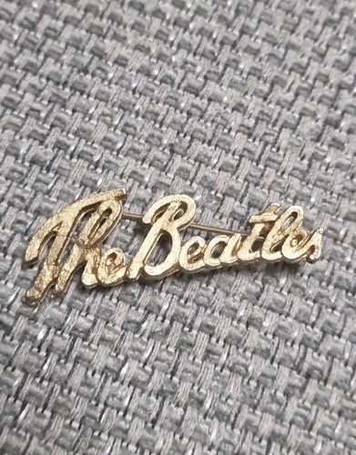 1960 beatles pin - pin, badge