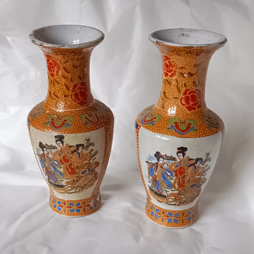 Pair hand painted japanese - pair,