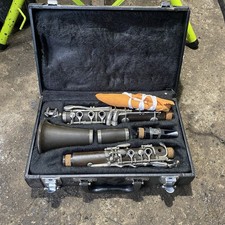 Clarinet – With Case (Unbranded)