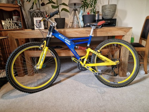 Giant mountain bike - giant,