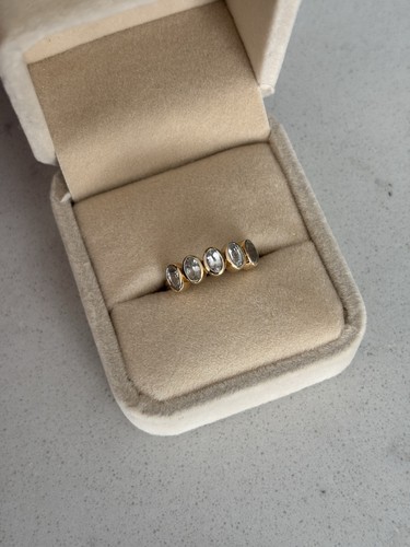 Gemporia 9ct gold - ceylon, white