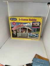 Breyer 3 Horse Barn Stable
