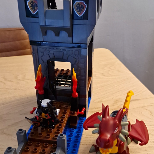 Duplo knights tower set - knights,