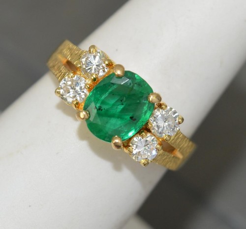 Beautiful emerald and diamond - emerald,