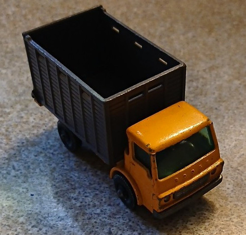 Matchbox dodge cattle truck - matchbox,
