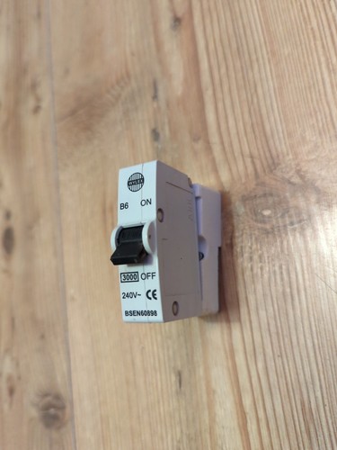 Wylex amp mcb push plug - mcb, in