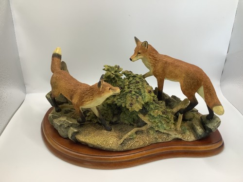 Border fine arts figurine the - fine,