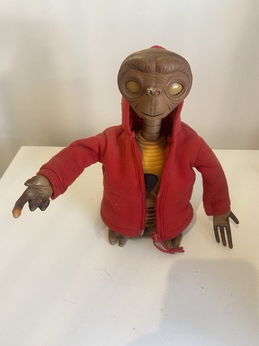 The extra terrestrial - et, extra-terrestrial