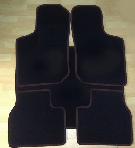 Trunk carpet mats set for