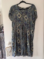 Nomads Ladies Size 14