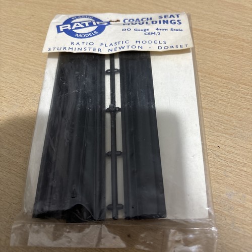 Coach seat mouldings - seat, +