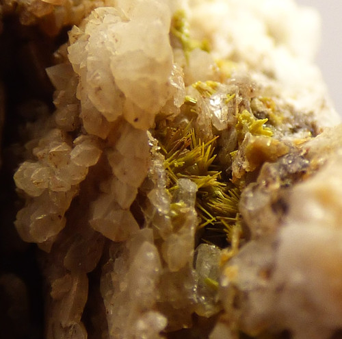 Mimetite crystals quartz dry - crystals,
